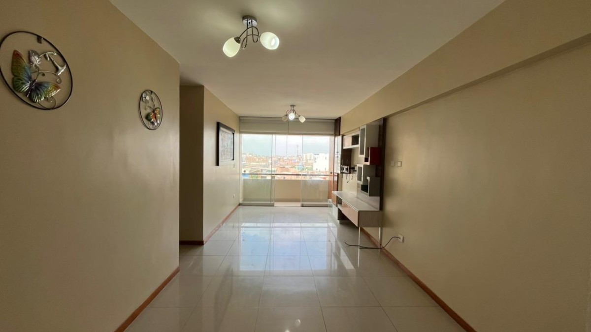 Alquiler de Departamento con cochera en Condominio Colibrí